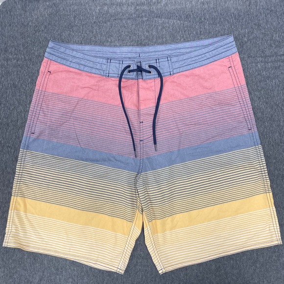 Roundtree and Yorke Board Shorts Striped‎ Swim Trunks Drawstring Closure Size 36 - Picture 1 of 10